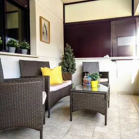 Apartamento Con Piscina En Parque Litoral